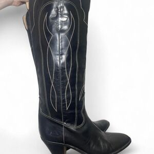 Ottorino Bossi Made in Italy leather boots with stitched designs